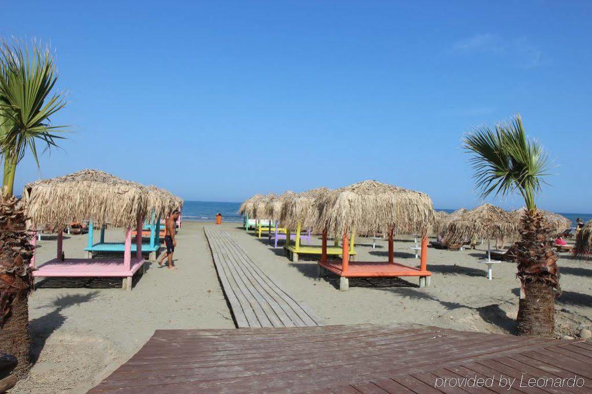 Hotel Best Western Plus Larco Larnaca Esterno foto