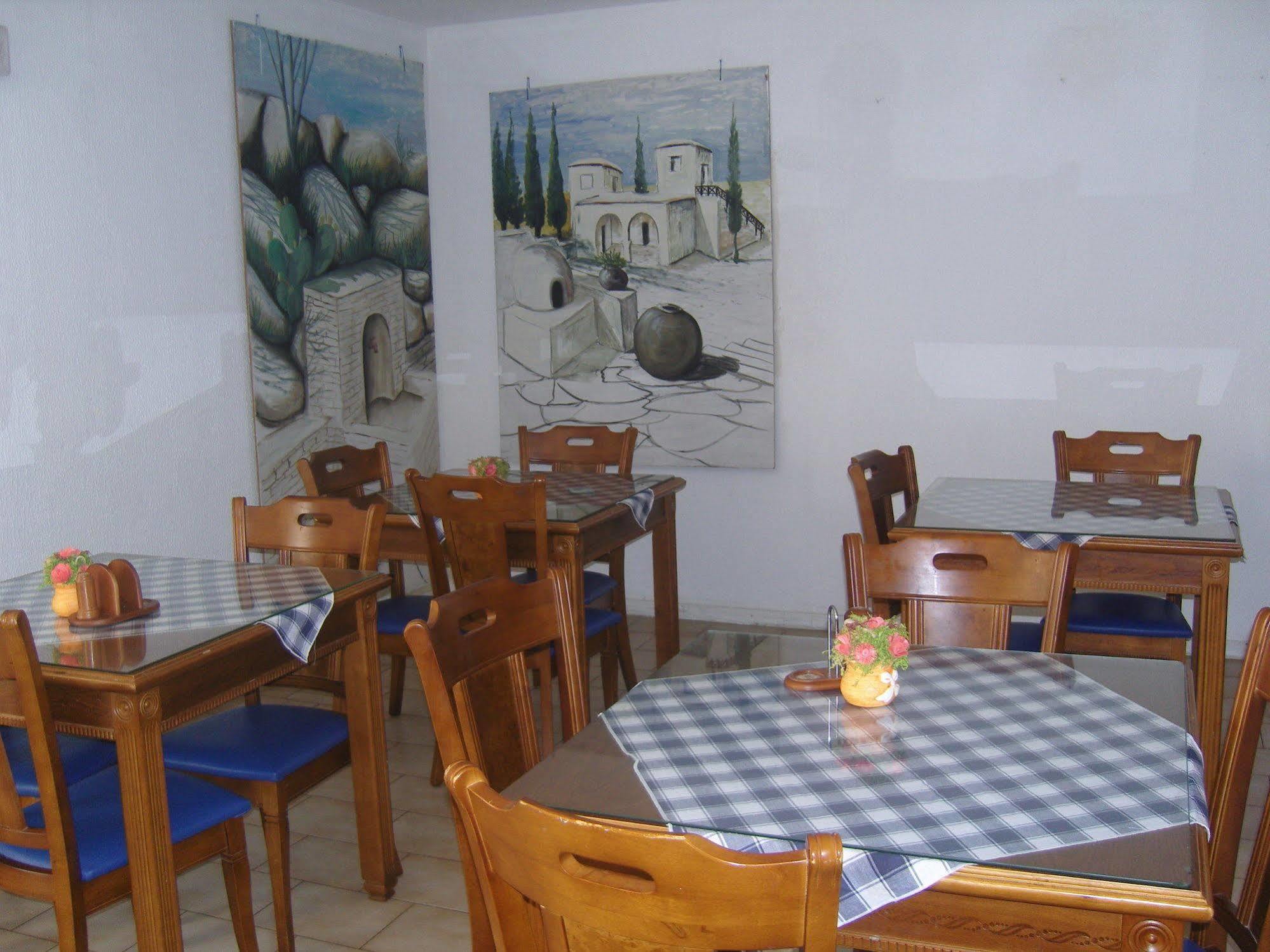 Hotel Best Western Plus Larco Larnaca Esterno foto